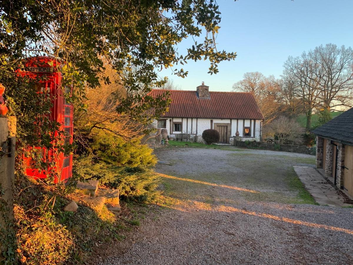 Medieval Cottage In Rural Monmouthshire. Raglan المظهر الخارجي الصورة